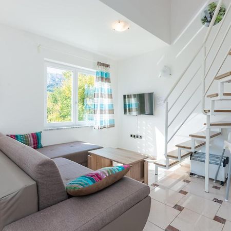 Beautiful Apartment Lovorka 6 , Baska, Krk ภายนอก รูปภาพ