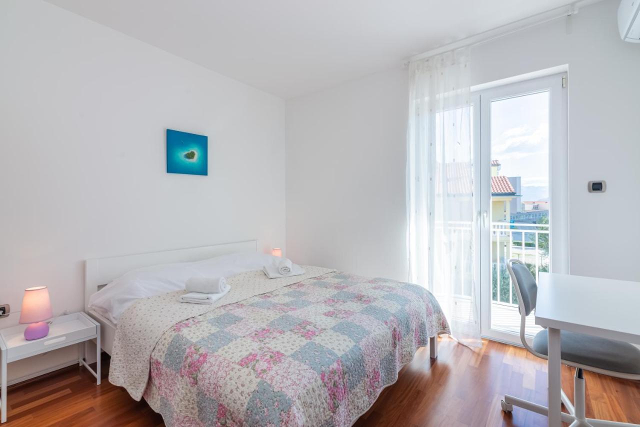 Beautiful Apartment Lovorka 6 , Baska, Krk ภายนอก รูปภาพ