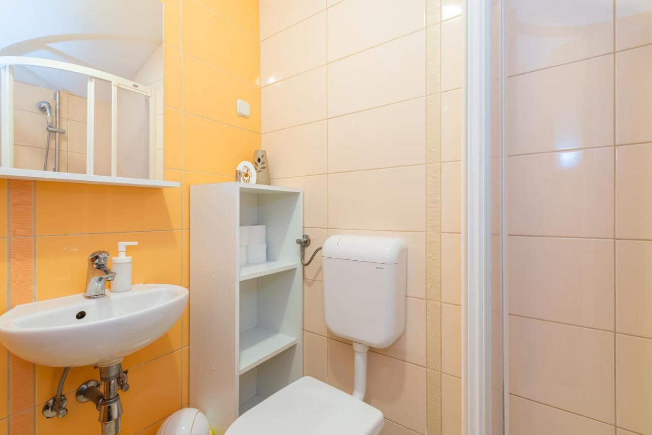 Beautiful Apartment Lovorka 6 , Baska, Krk ภายนอก รูปภาพ