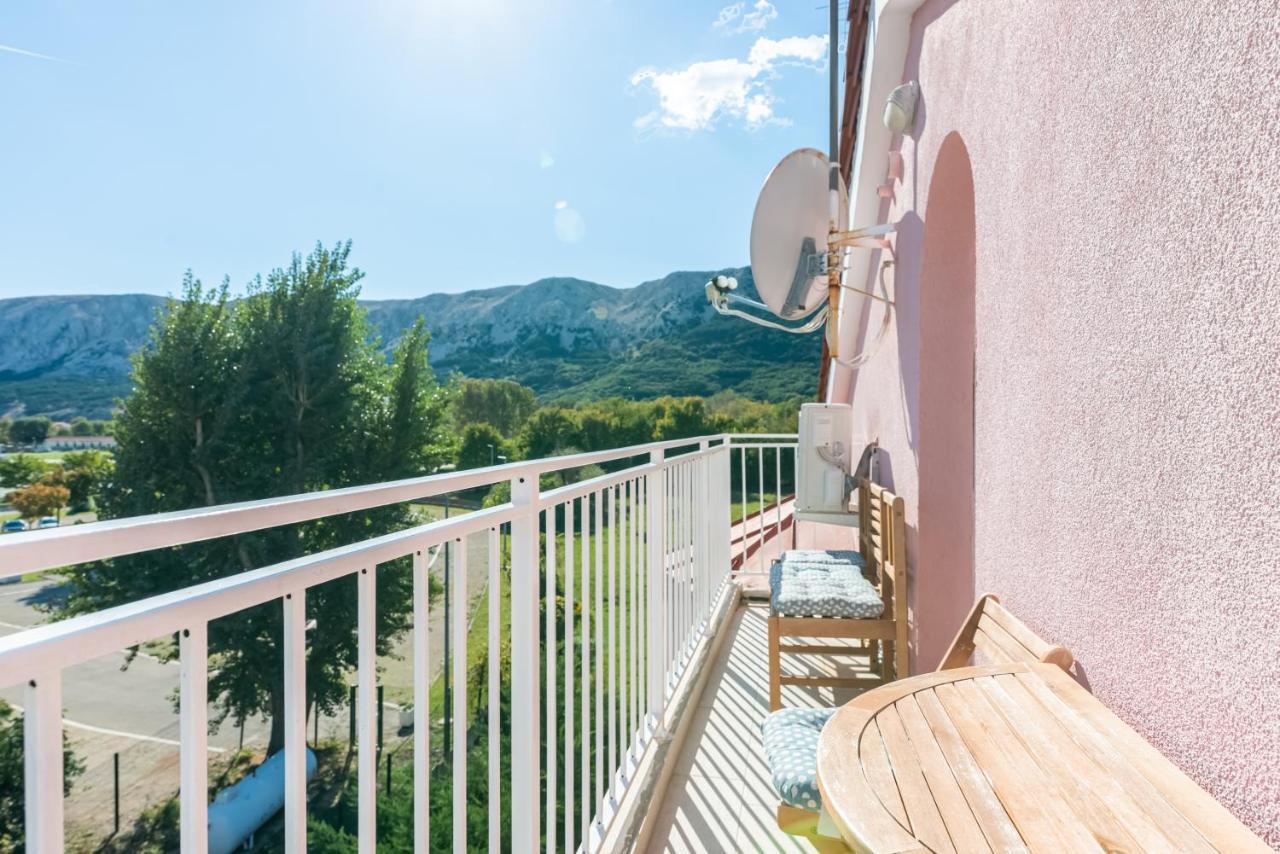 Beautiful Apartment Lovorka 6 , Baska, Krk ภายนอก รูปภาพ