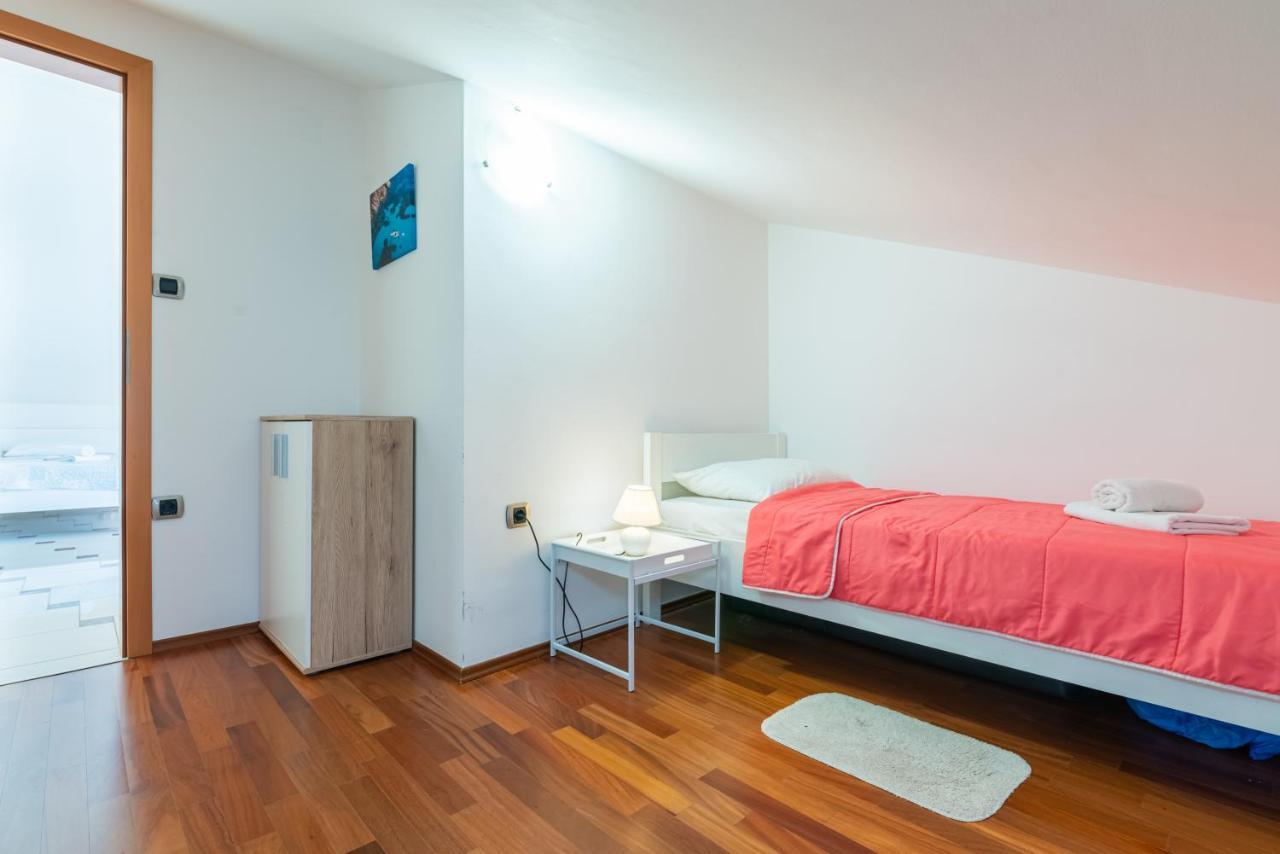 Beautiful Apartment Lovorka 6 , Baska, Krk ภายนอก รูปภาพ