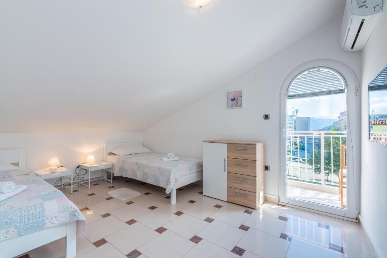 Beautiful Apartment Lovorka 6 , Baska, Krk ภายนอก รูปภาพ