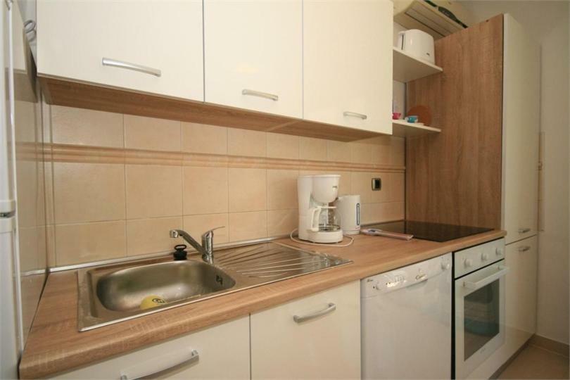 Beautiful Apartment Lovorka 6 , Baska, Krk ภายนอก รูปภาพ